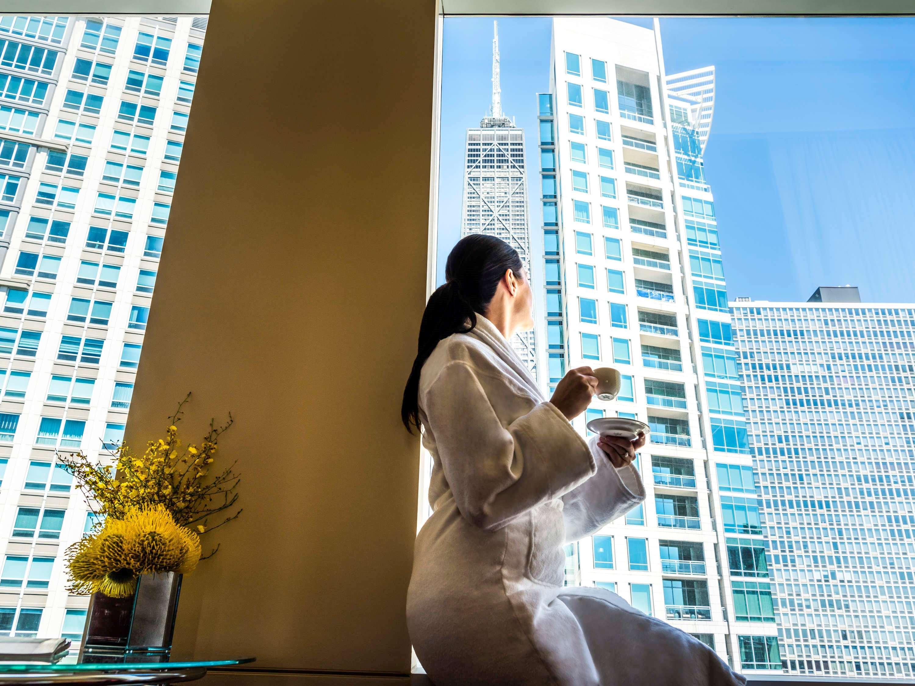 Готель Sofitel Chicago Magnificent Mile Екстер'єр фото The view from the hotel