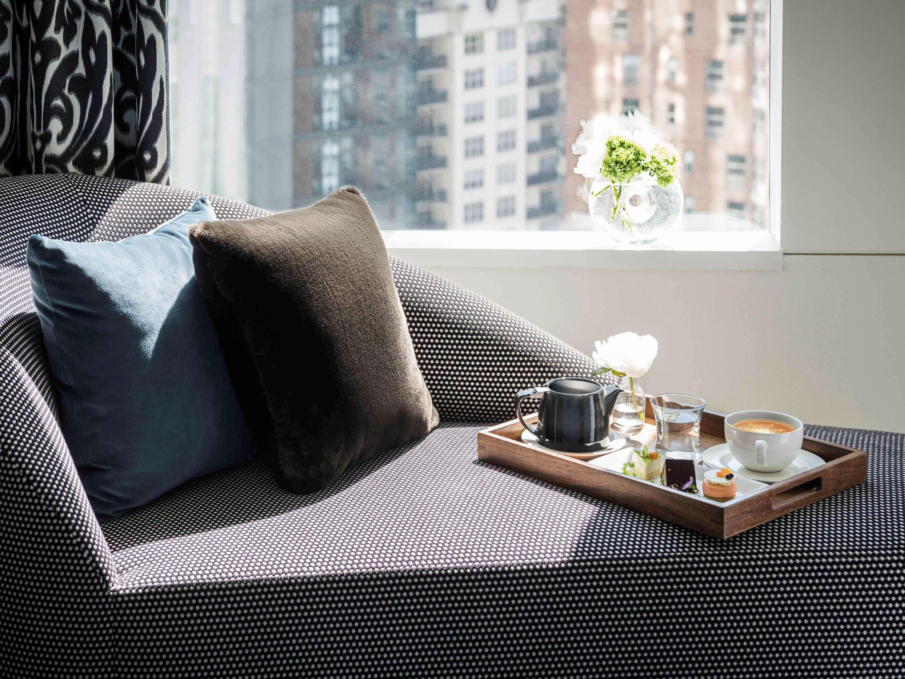 Готель Sofitel Chicago Magnificent Mile Екстер'єр фото A tea tray