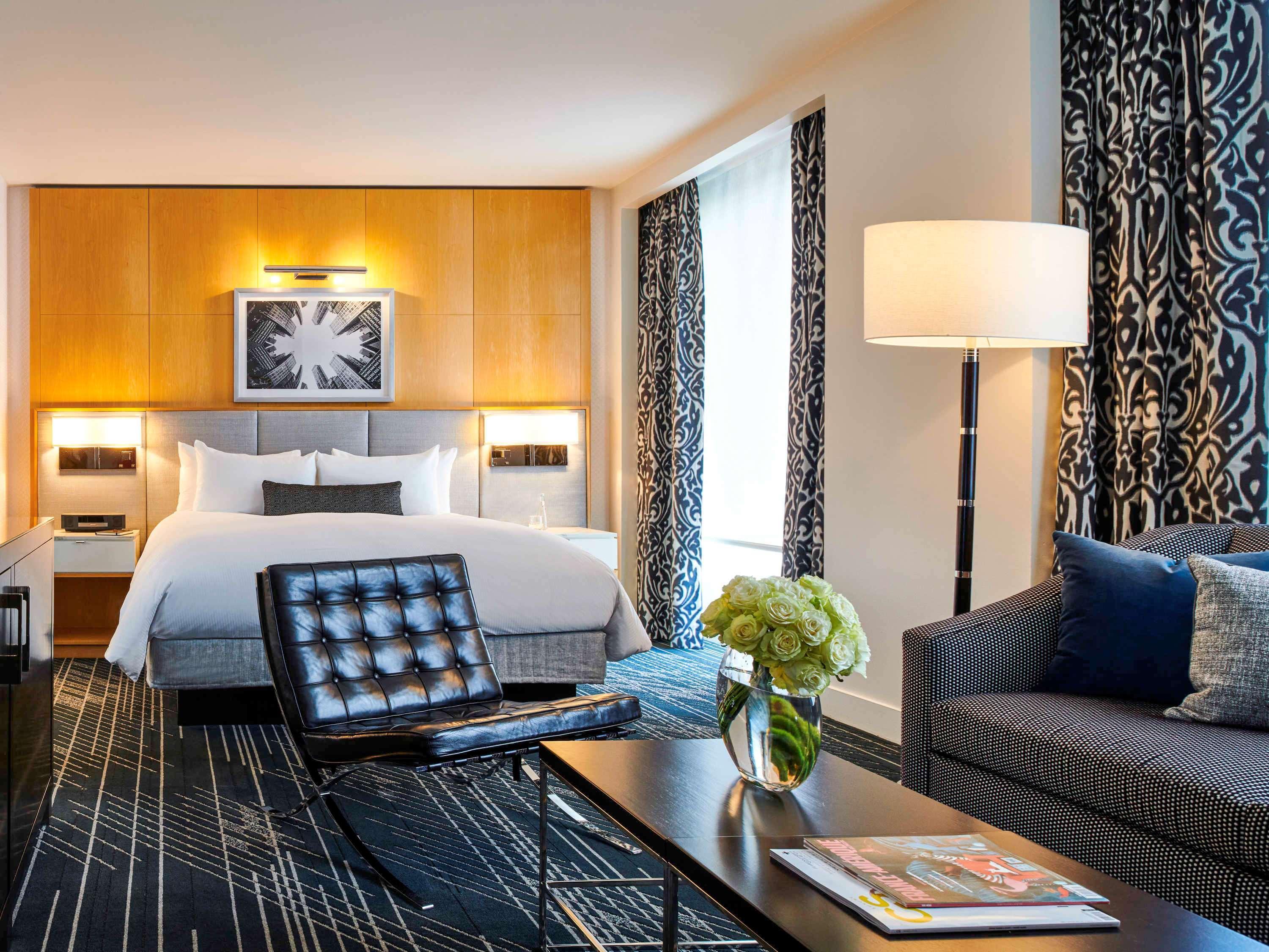 Готель Sofitel Chicago Magnificent Mile Екстер'єр фото A suite at the Hotel Commonwealth