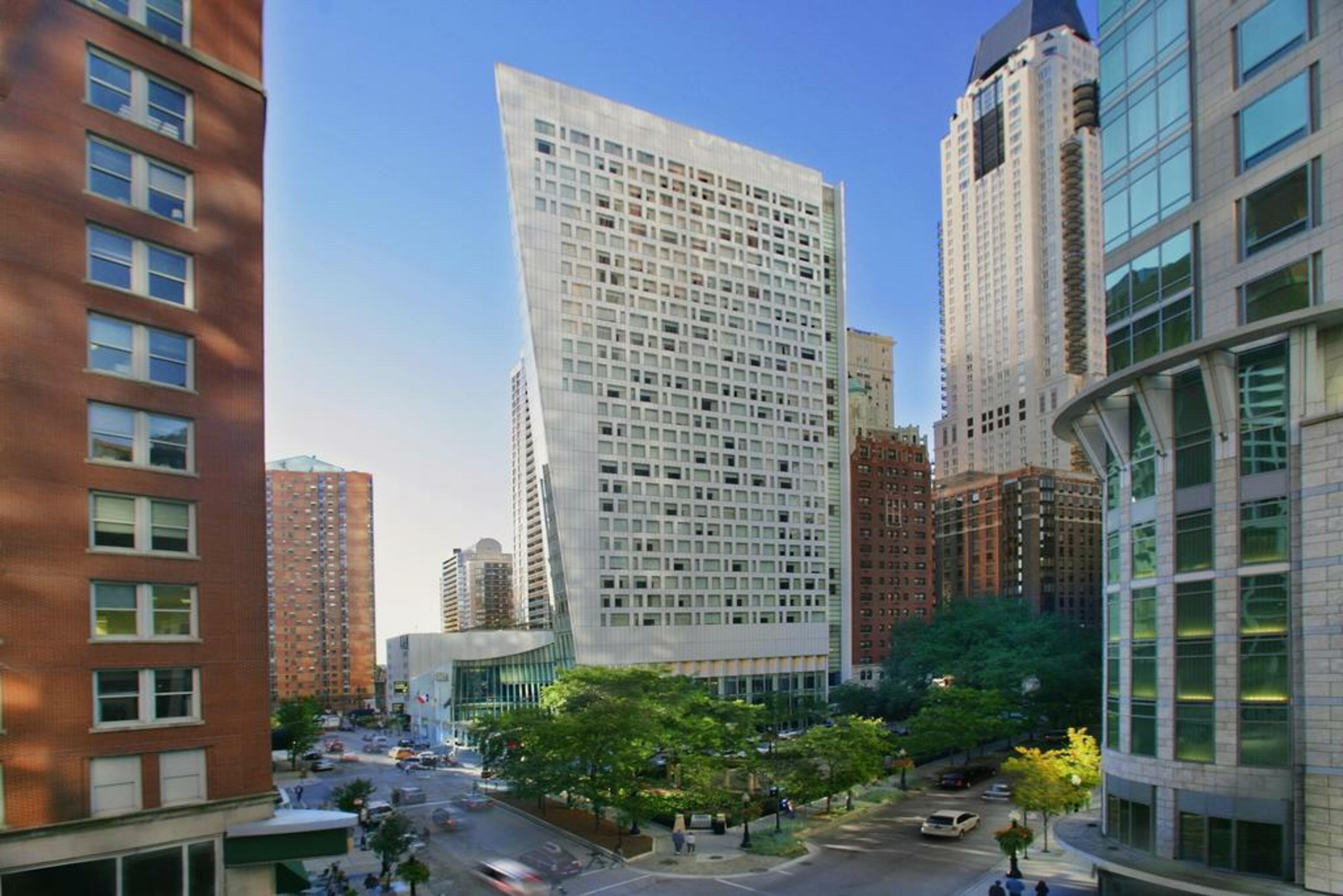 Готель Sofitel Chicago Magnificent Mile Екстер'єр фото The building in 2018
