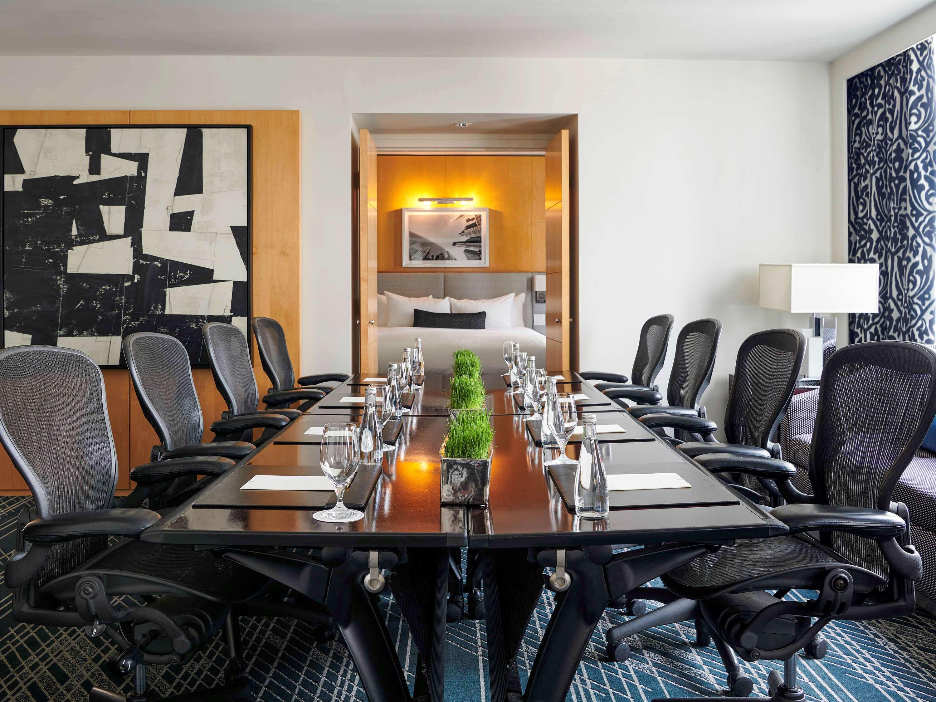 Готель Sofitel Chicago Magnificent Mile Екстер'єр фото Boardroom at the Westin Palace, Madrid