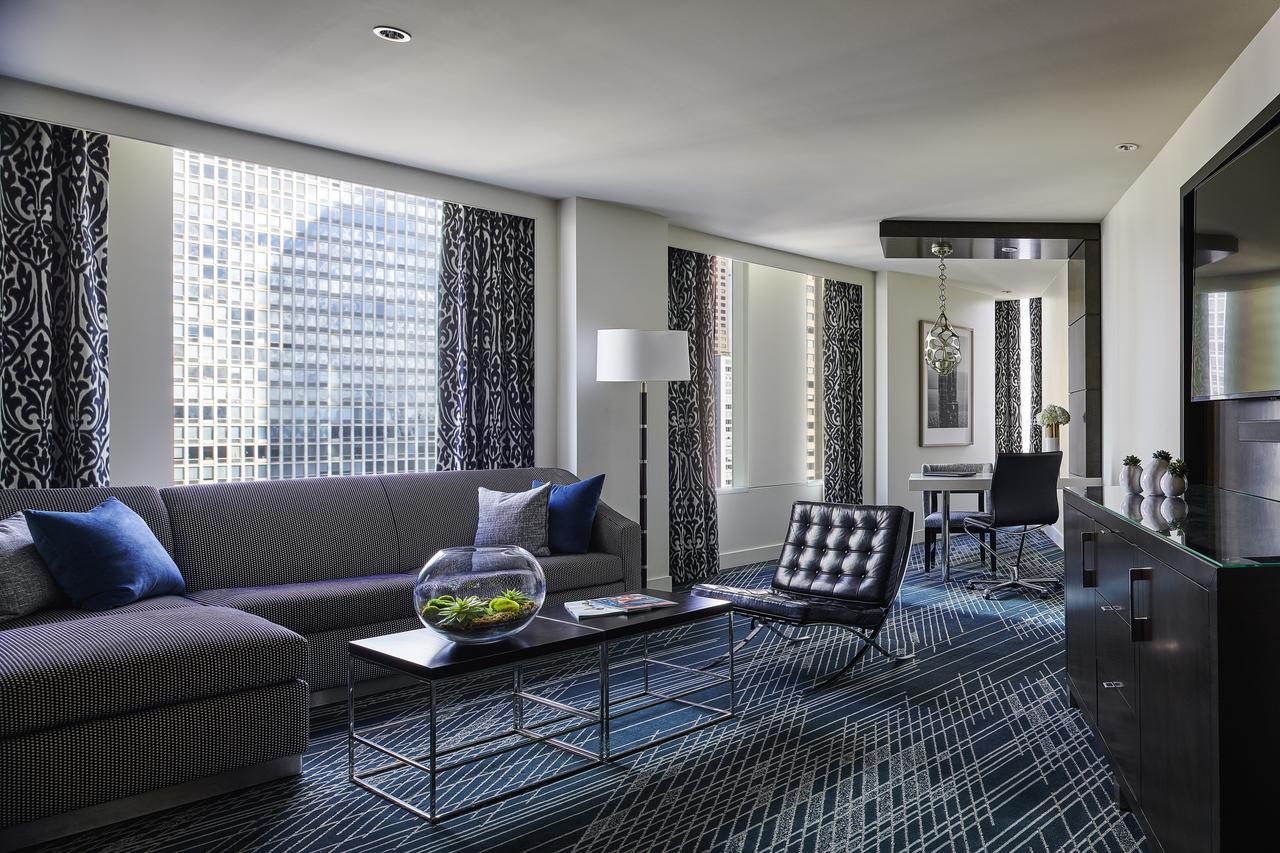 Готель Sofitel Chicago Magnificent Mile Екстер'єр фото A suite at the London InterContinental